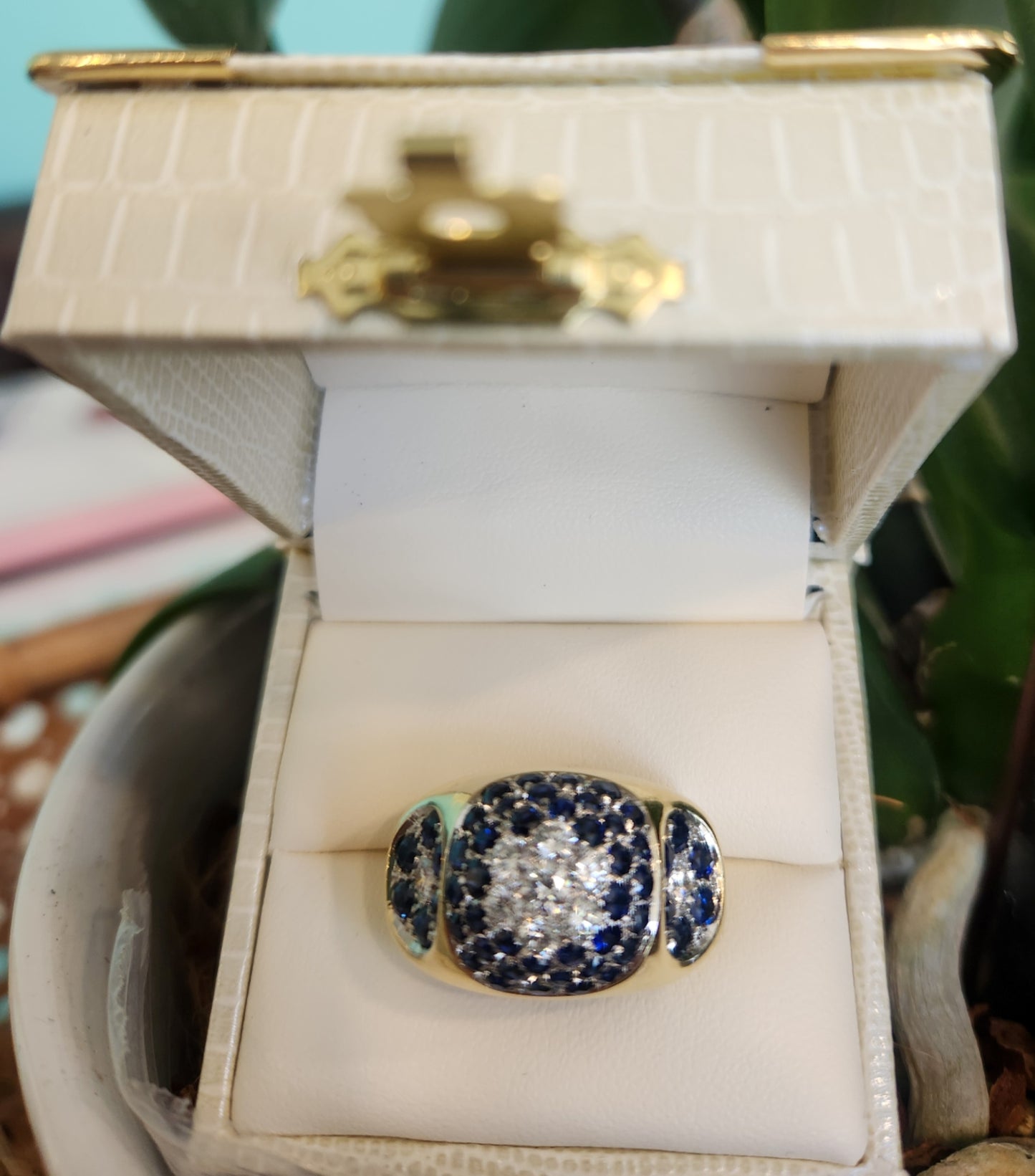Vintage 18K Yellow And White  Gold Sapphire And Diamonds Cluster Ring