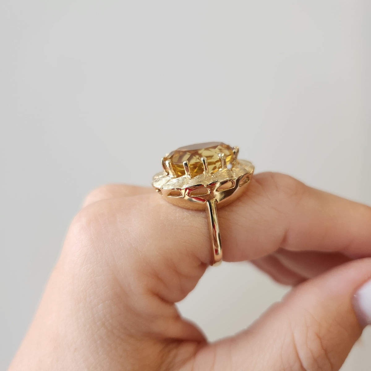Vintage 14 Karat Yellow Gold Citrine Solitaire Ring With Florentine Textured Setting