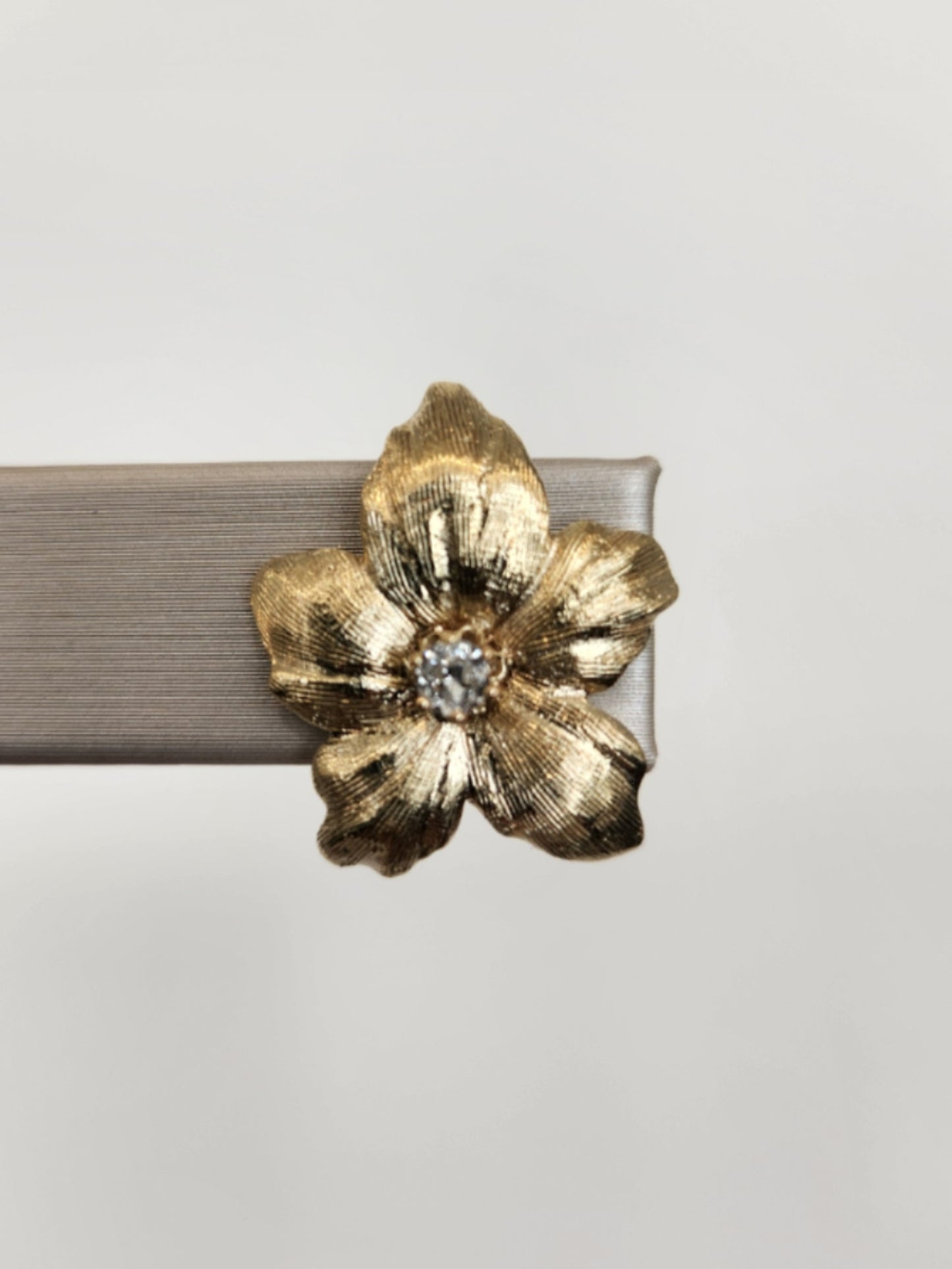 Vintage Retro 14 Karat Yellow Gold Textured Flower Earrings With Diamond Center