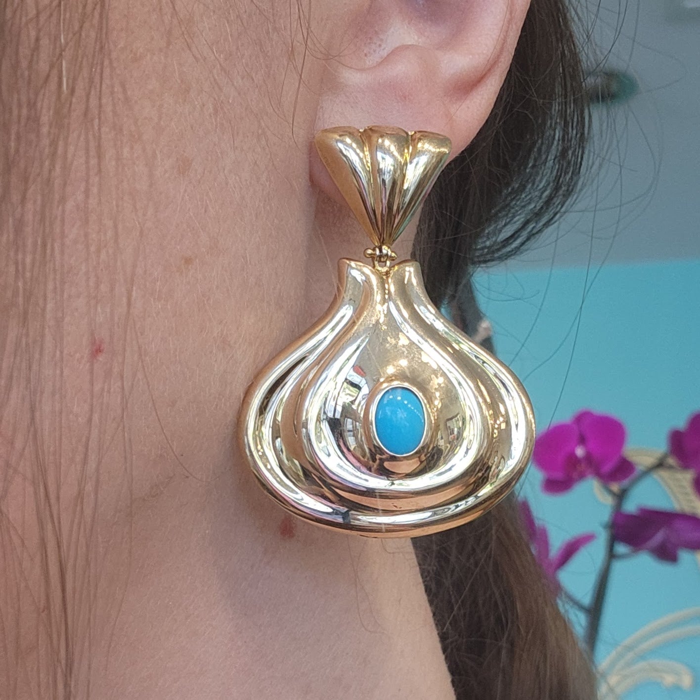 Vintage 14 Karat Yellow Gold Exaggerated Teardrop Shaped Dangle Earrings With Turquoise