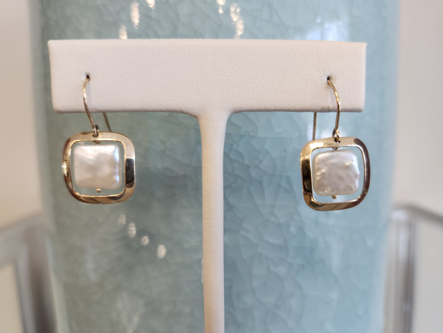 Vintage 14 Karat Yellow Gold Fresh Water Pearl In Square Frame Dangle Earrings With Ear Wires