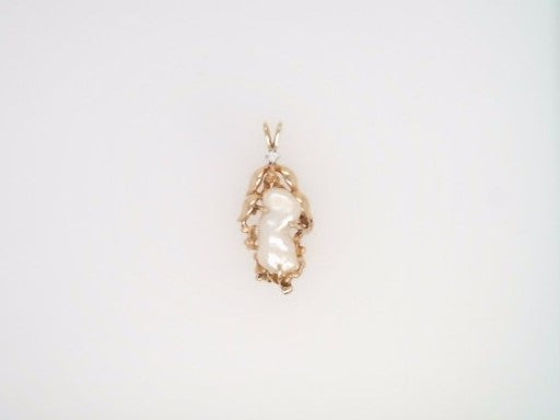 **Online Clearance** Vintage 14 Karat Yellow Gold Freeform Freshwater Pearl & Diamond Pendant