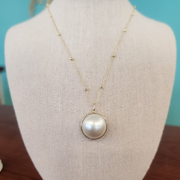 *Online Clearance* Vintage 14 Karat Yellow Gold Bezel Set 14 Mm Mabe Pearl Pendant