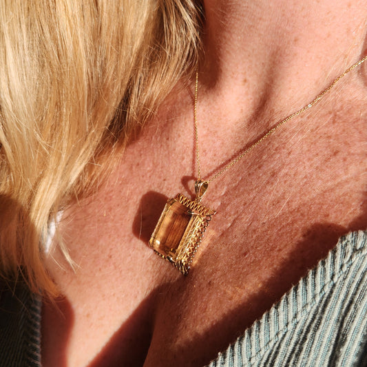 Vintage 18 Karat Yellow Gold Citrine Statement Pendant With Scalloped Open Work Frame