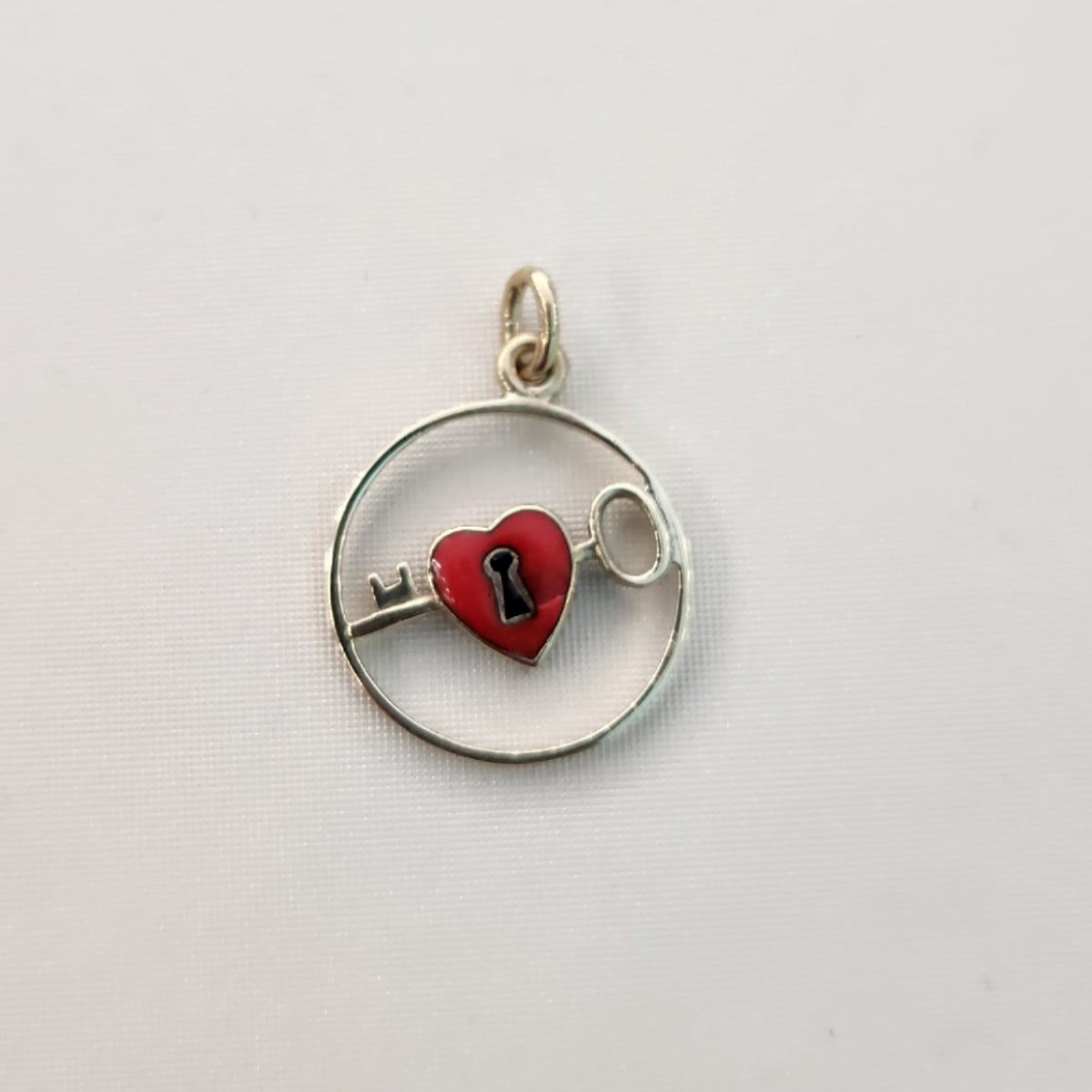 Vintage 14 Karat Yellow Gold 14 Mm "Key To My Heart" Cut Out Disc Charm