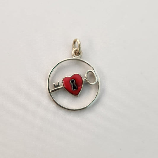 Vintage 14 Karat Yellow Gold 14 Mm "Key To My Heart" Cut Out Disc Charm