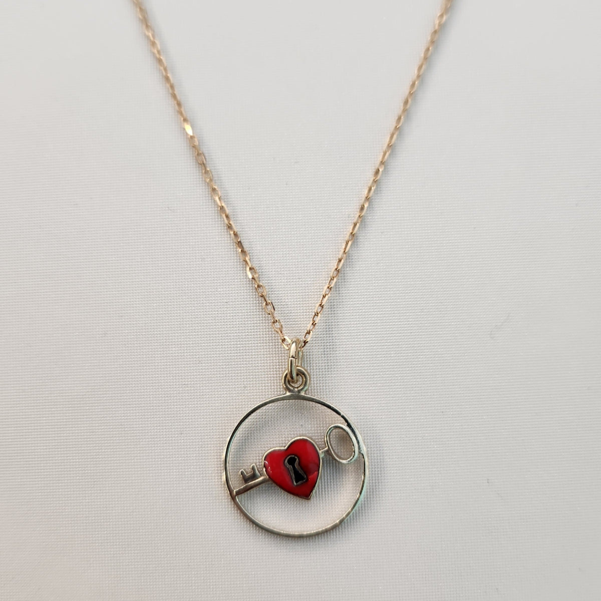 Vintage 14 Karat Yellow Gold 14 Mm "Key To My Heart" Cut Out Disc Charm
