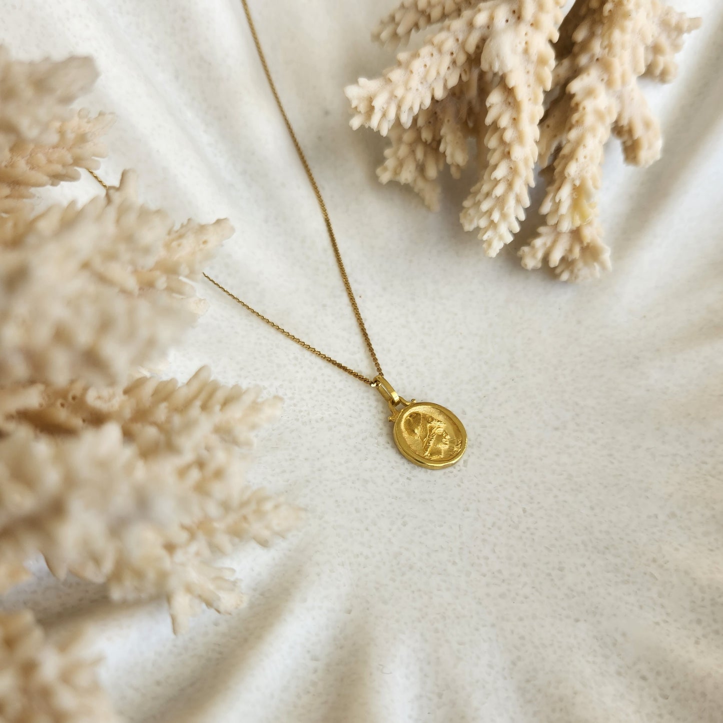 Vintage 18 Karat Yellow Gold Greek or Roman Goddess Metal Relief Intaglio Style Pendant