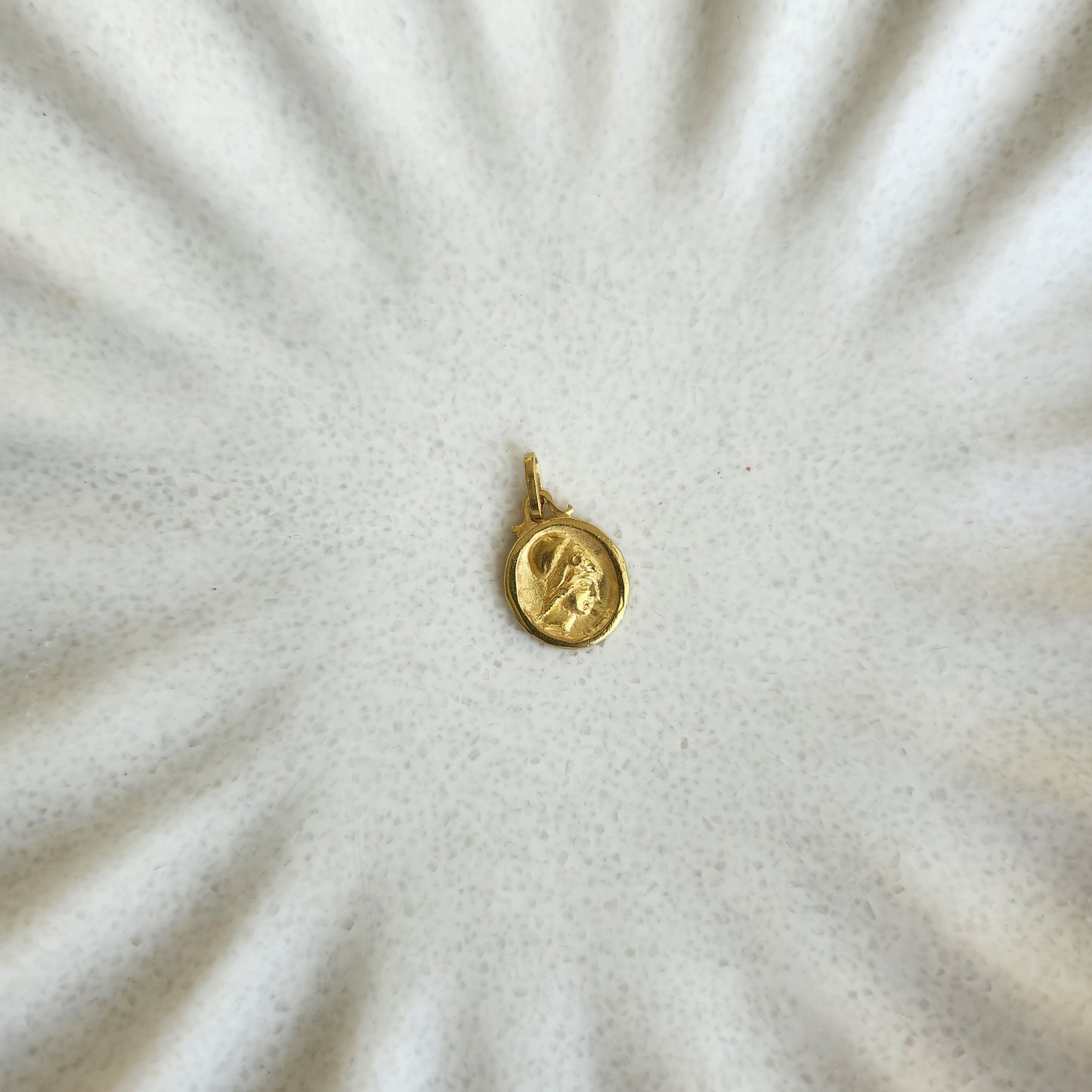 Vintage 18 Karat Yellow Gold Greek or Roman Goddess Metal Relief Intaglio Style Pendant