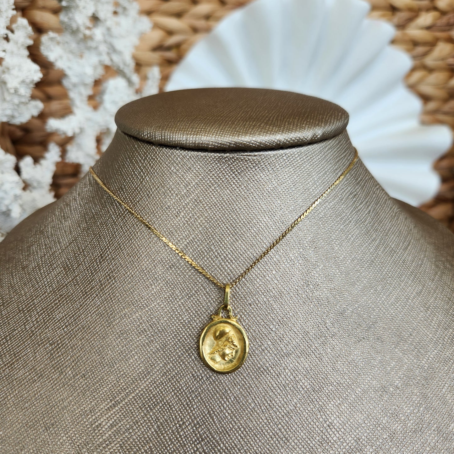 Vintage 18 Karat Yellow Gold Greek or Roman Goddess Metal Relief Intaglio Style Pendant