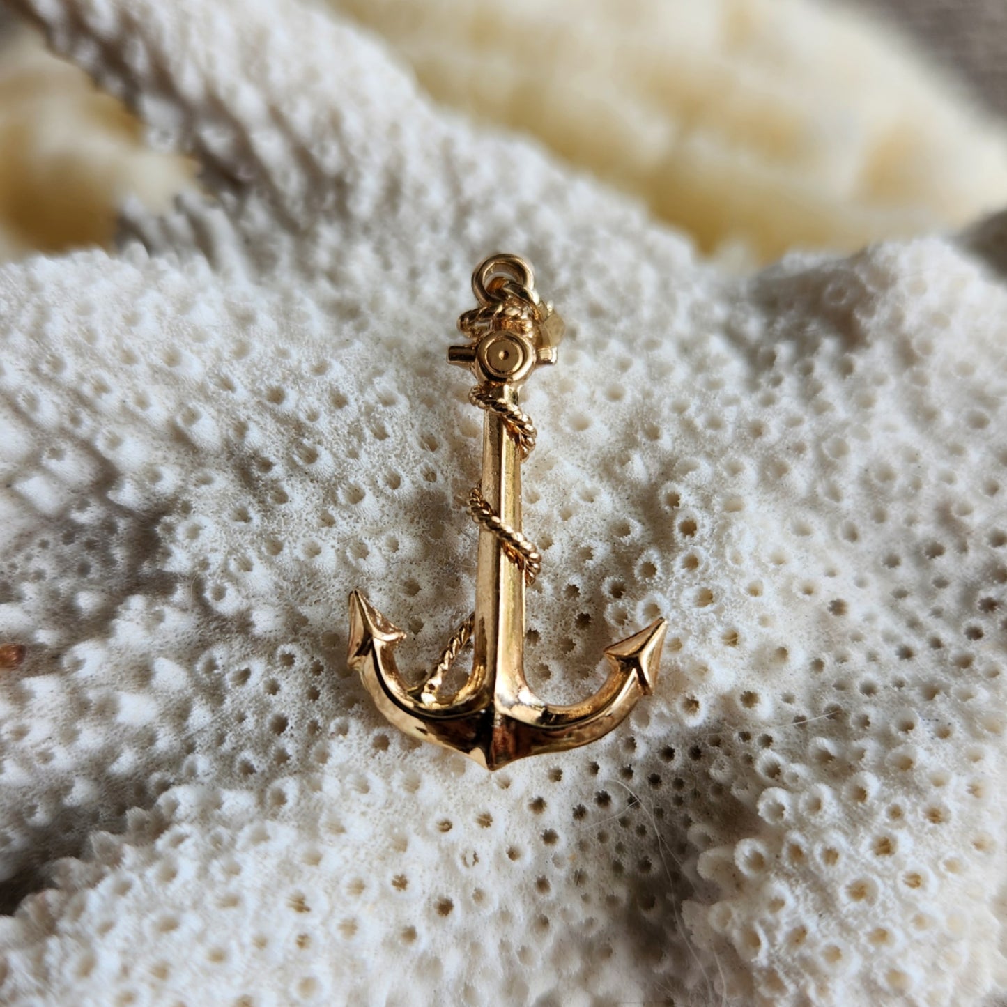 Vintage 14 Karat Yellow Gold Anchor Pendant With Rope Wrap