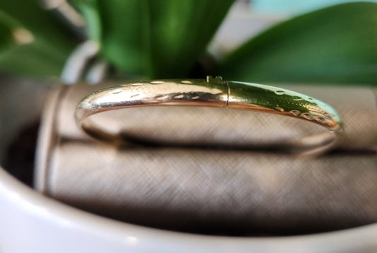 Vintage 14 Karat Yellow Gold 4 Mm Etched Hinged Bangle Bracelet, 7 "