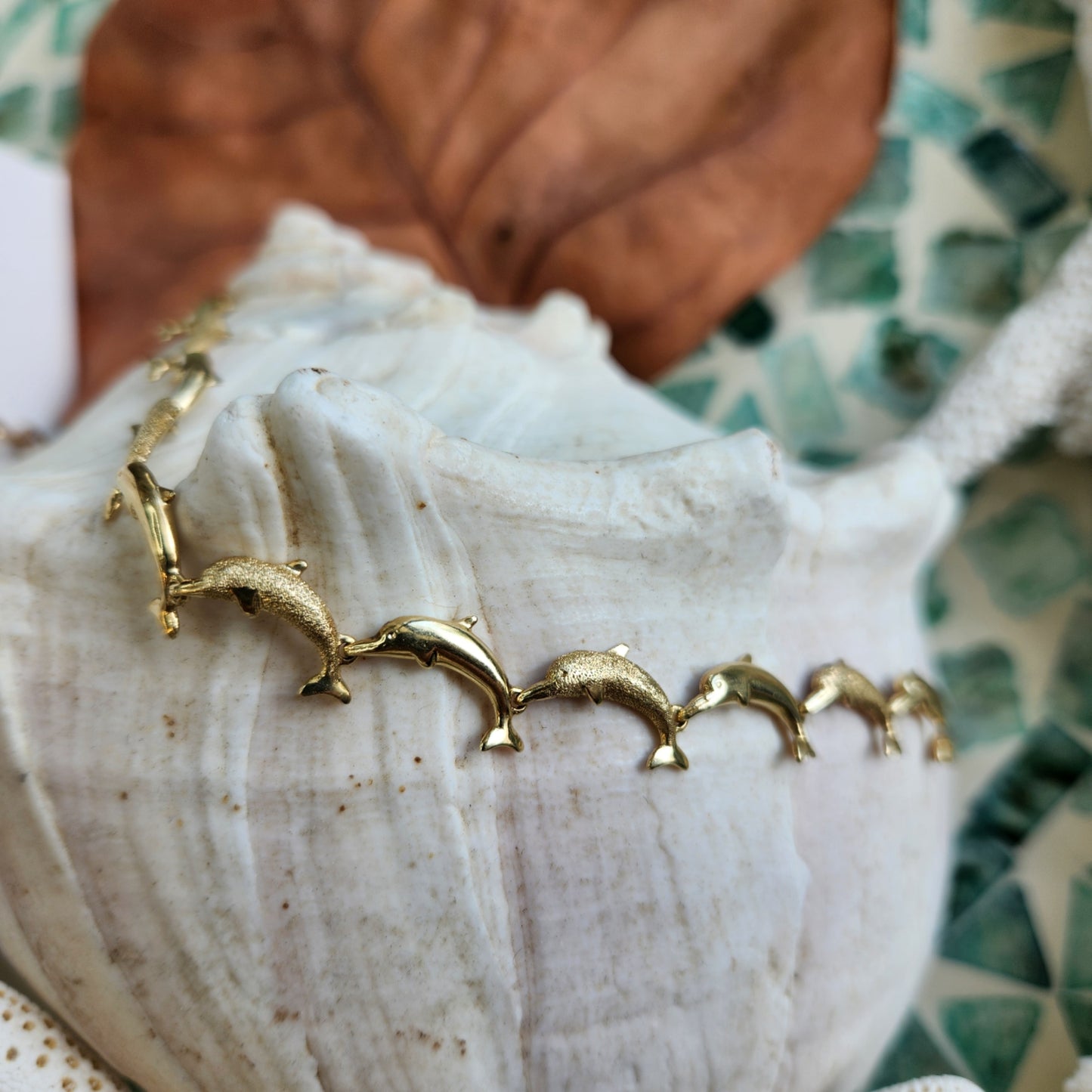 Vintage 14 Karat Yellow Gold Jumping Dolphins Bracelet, 7"