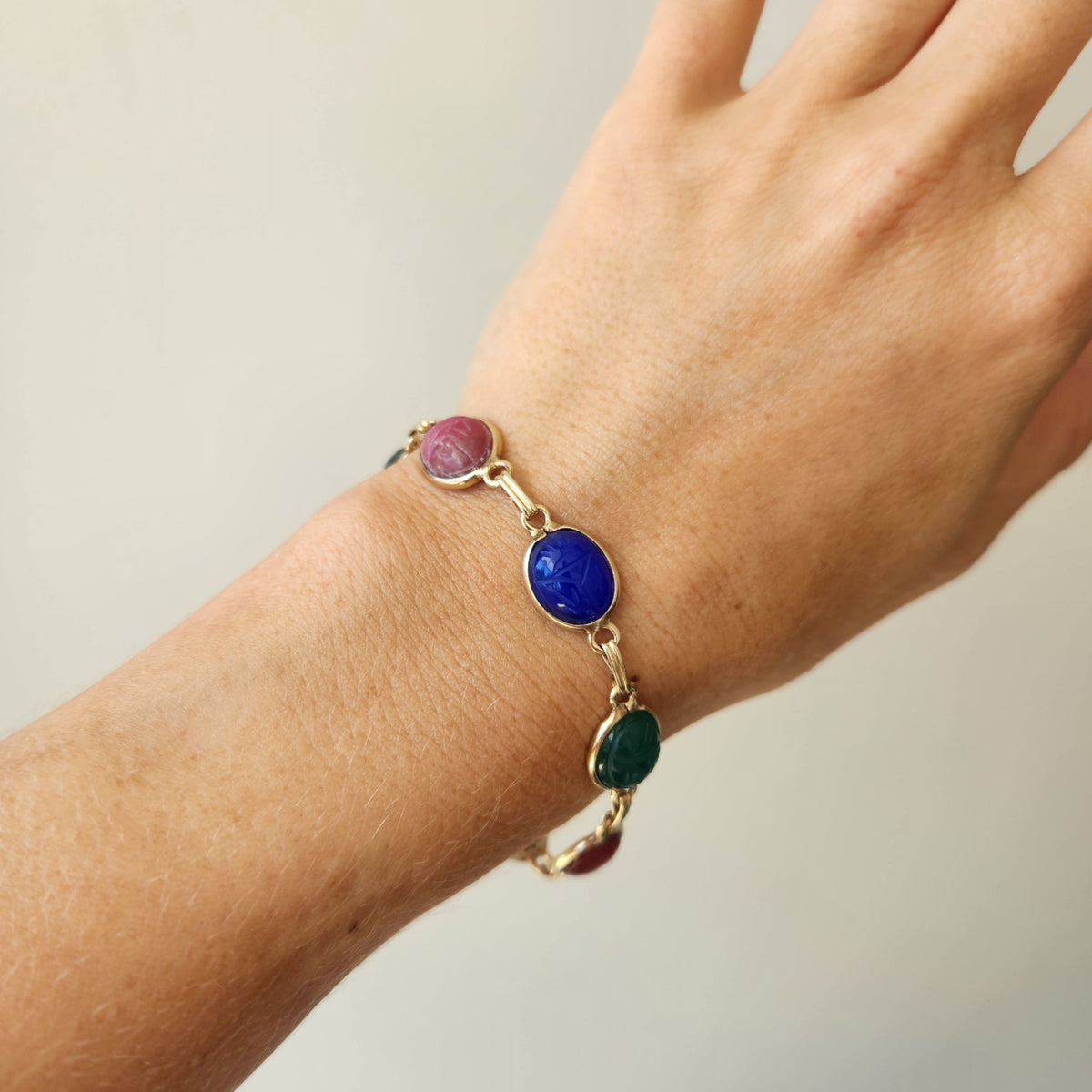 Vintage 14 Karat Yellow Gold Multi-Stone Scarab Bacelet, 7"