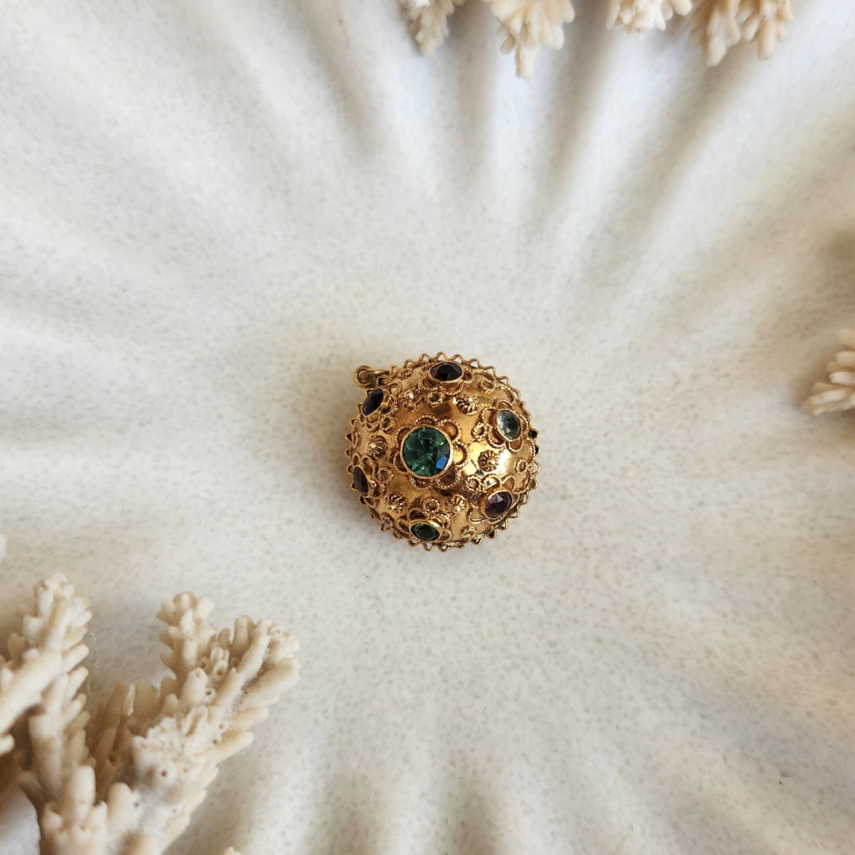 18K Yellow Gold Round Shape Italian Mid-Century Ornate Mullti-Stone Pe