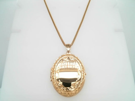 Vintage 14 Karat Yellow Gold  Oval Locket Pendant