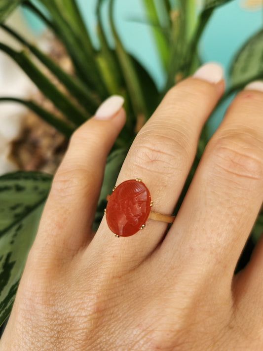 Vintage 18 Karat Yellow Gold Oval Carved Carnelian Intaglio Ring