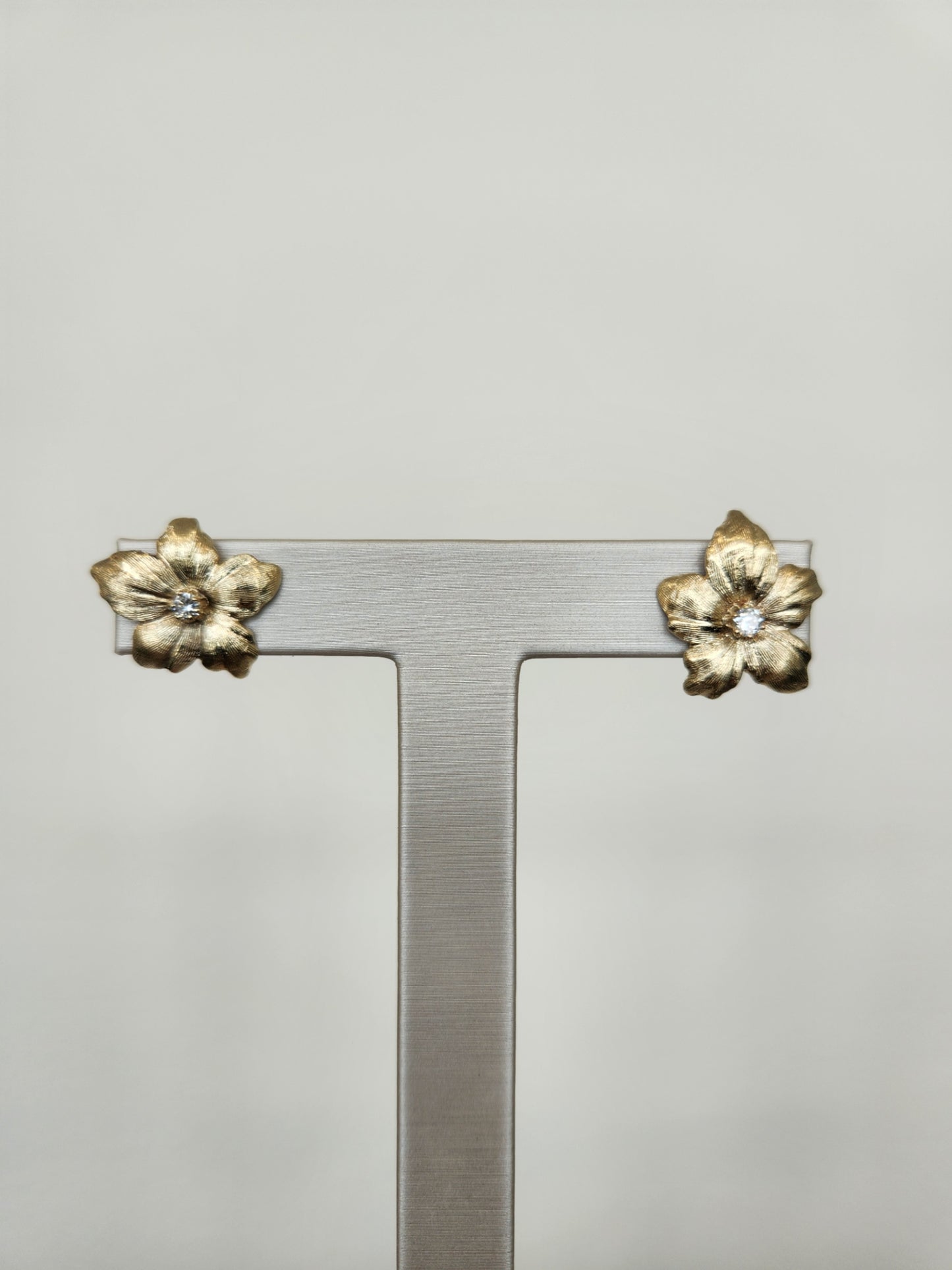 Vintage Retro 14 Karat Yellow Gold Textured Flower Earrings With Diamond Center