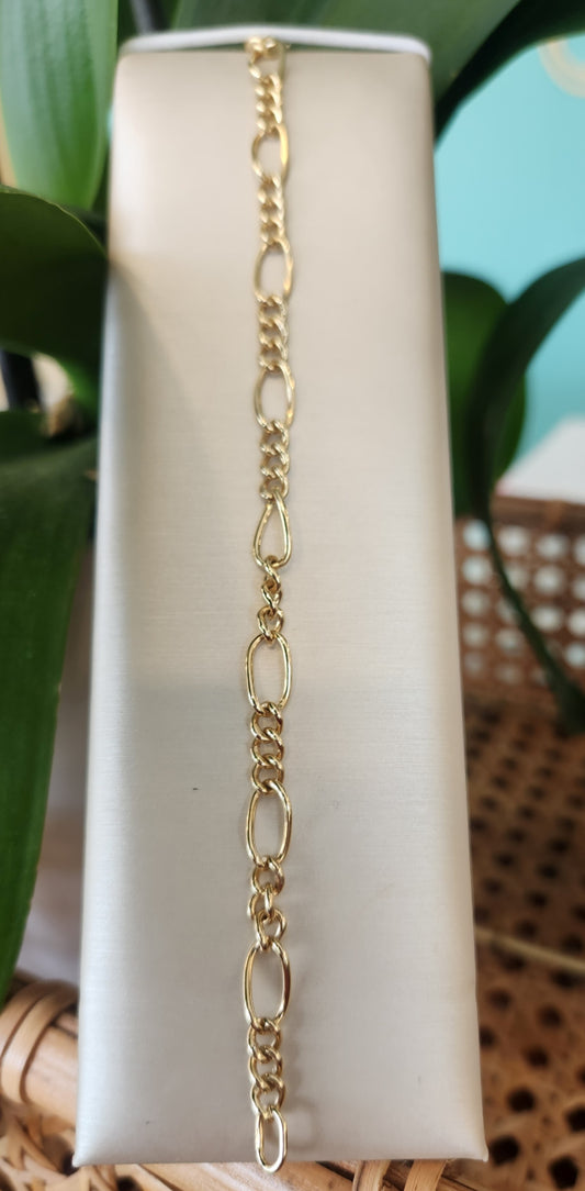 14K yellow gold figaro link bracelet 7 inch with spring ring clasp