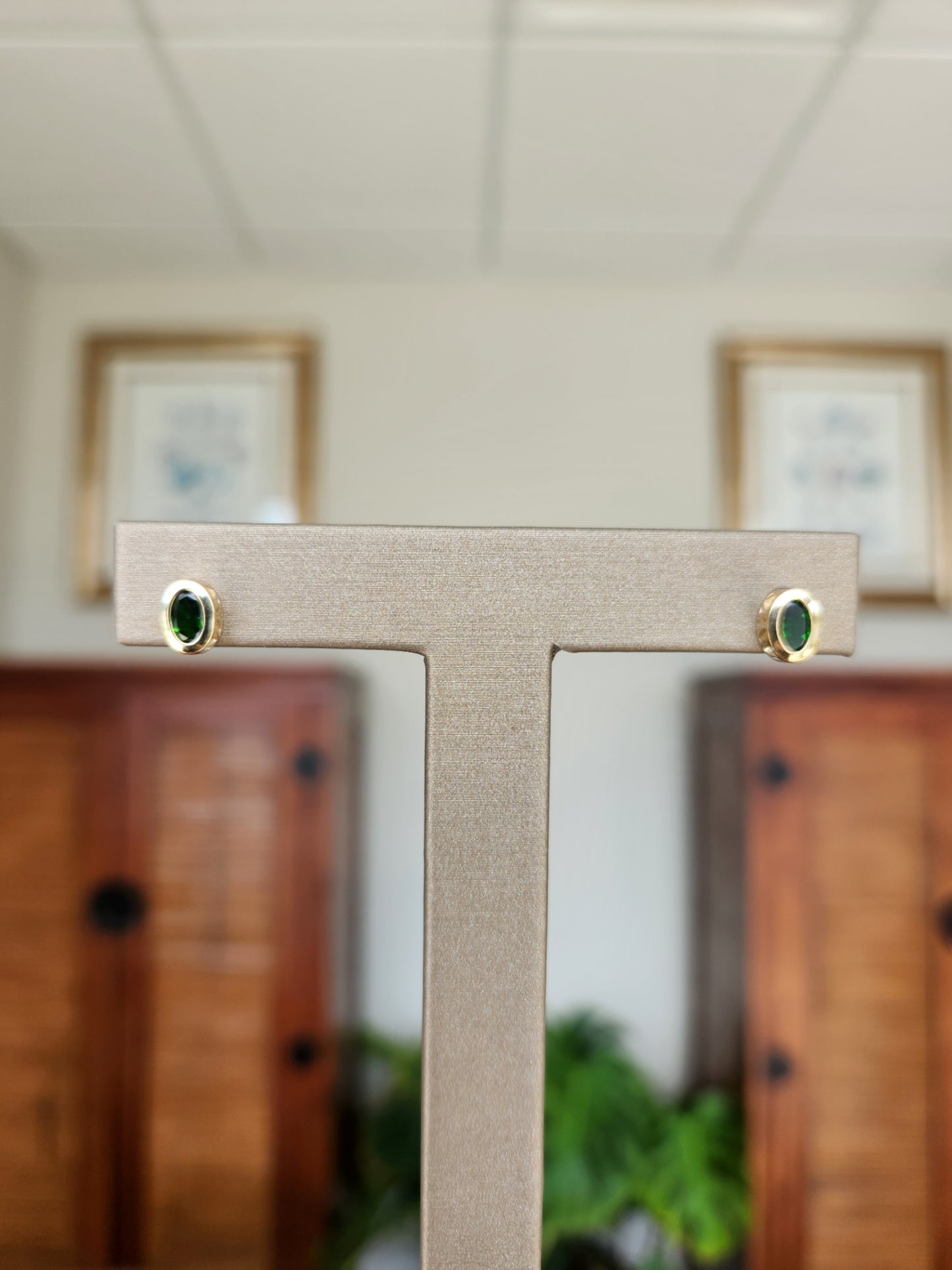 14 Karat Yellow Gold Oval Green Chrome Diopside Bezel Set Stud Earrings