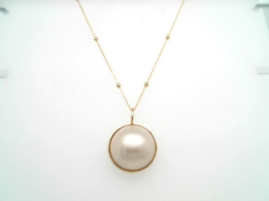 Vintage 14 Karat Yellow Gold Bezel Set 14 Mm Mabe Pearl Pendant