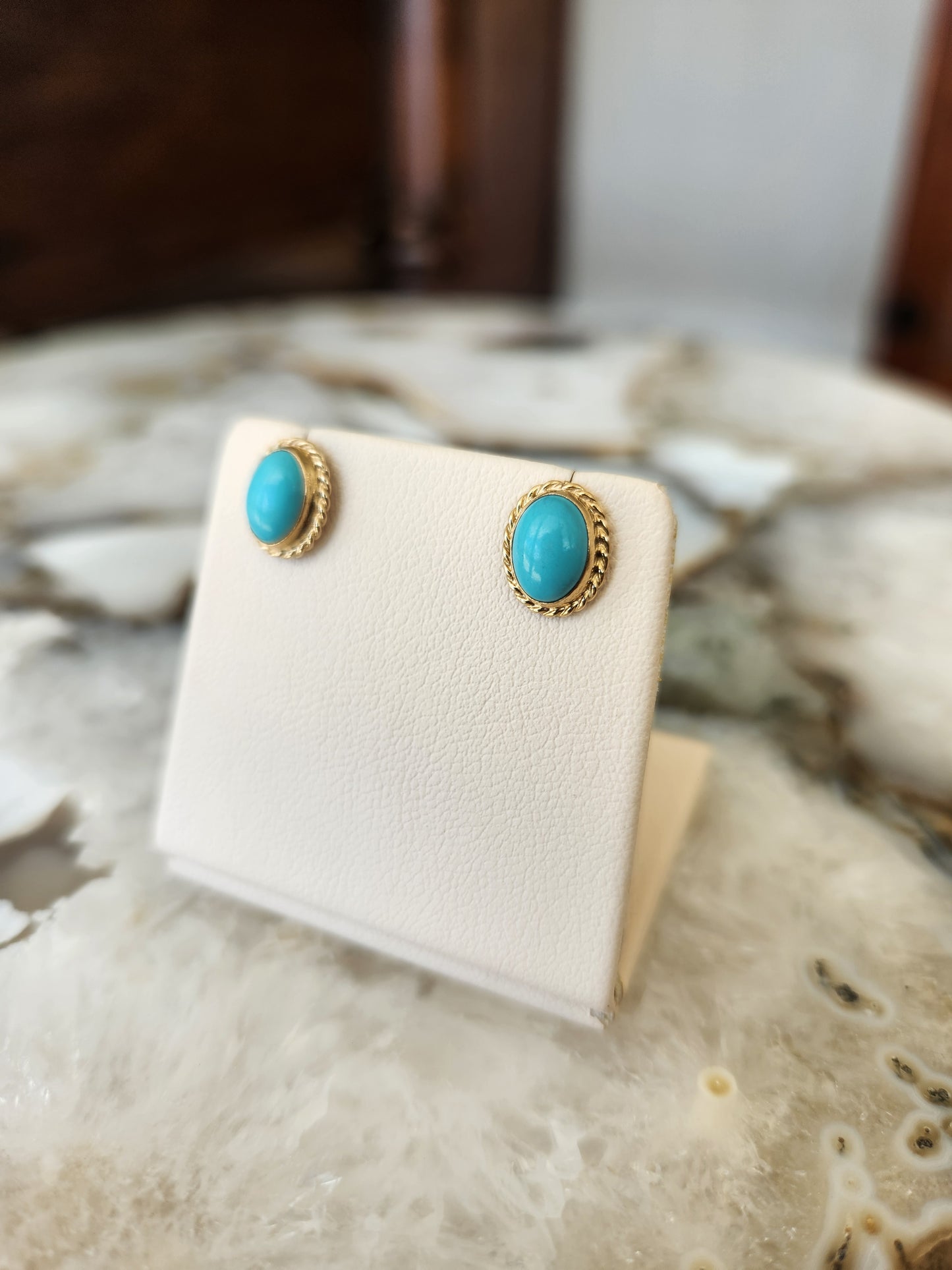 Vintage 14 Karat Yellow Gold Oval Turquoise Rope Edge Stud Earrings