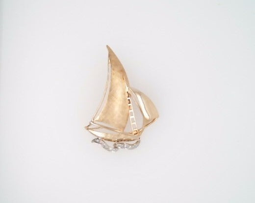 14 karat gold sailboat pendant