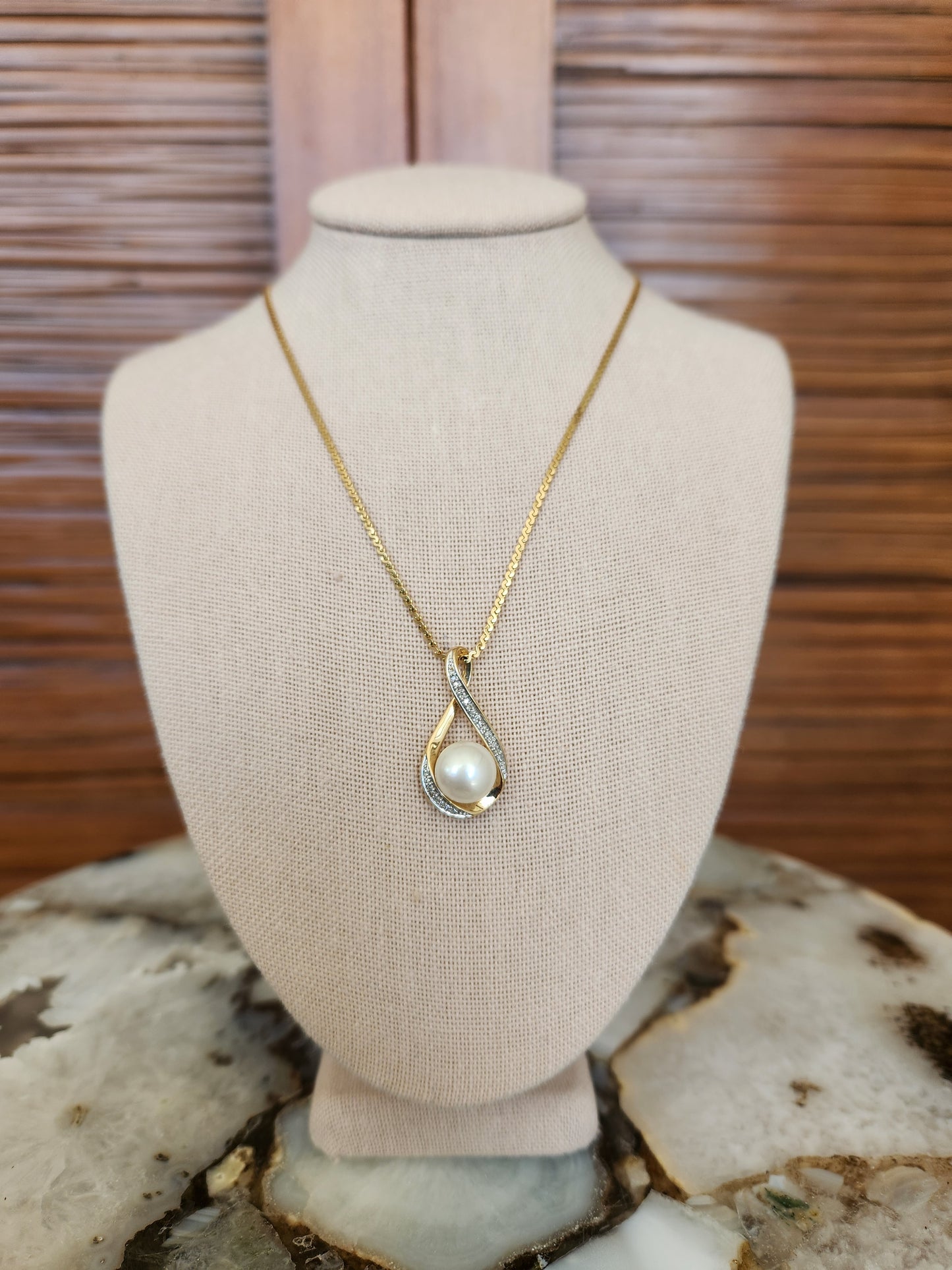 Vintage 14 Karat Yellow Gold Freshwater Pearl & Diamond Freeform Pendant