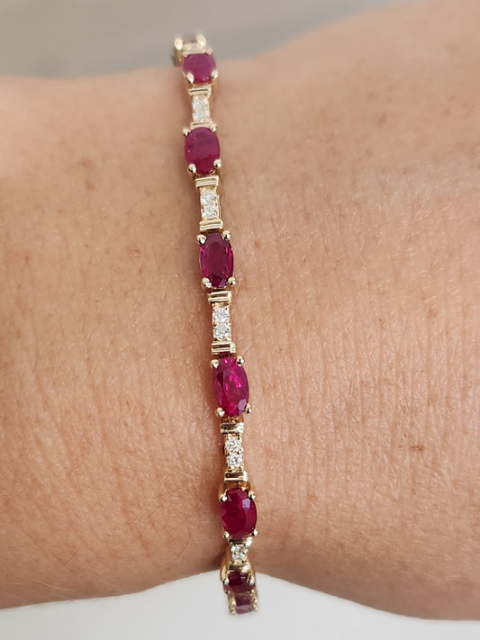 14 Karat Yellow Gold Ruby & Diamond Line Bracelet, 7"