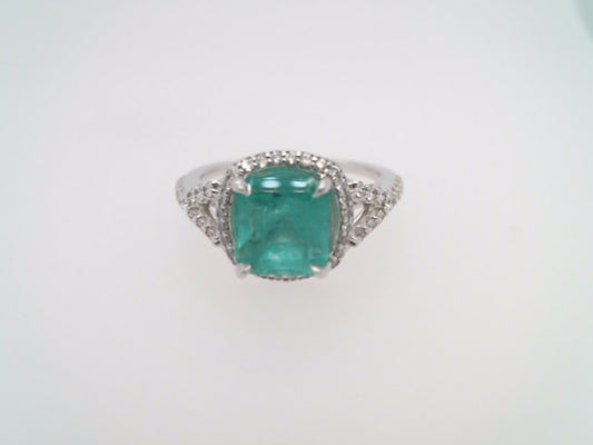 14 Karat White Gold Emerald & Diamond Halo Style Ring With Split Shank