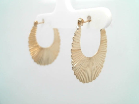 Vintage 14 Karat Yellow Gold Flat Ribbed Hoop Earrings