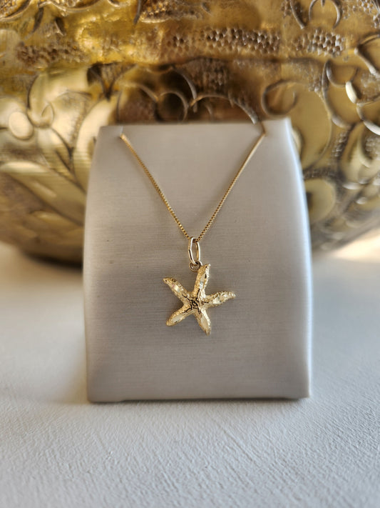14 Karat Yellow Gold Diamond Cut Starfish Pendant