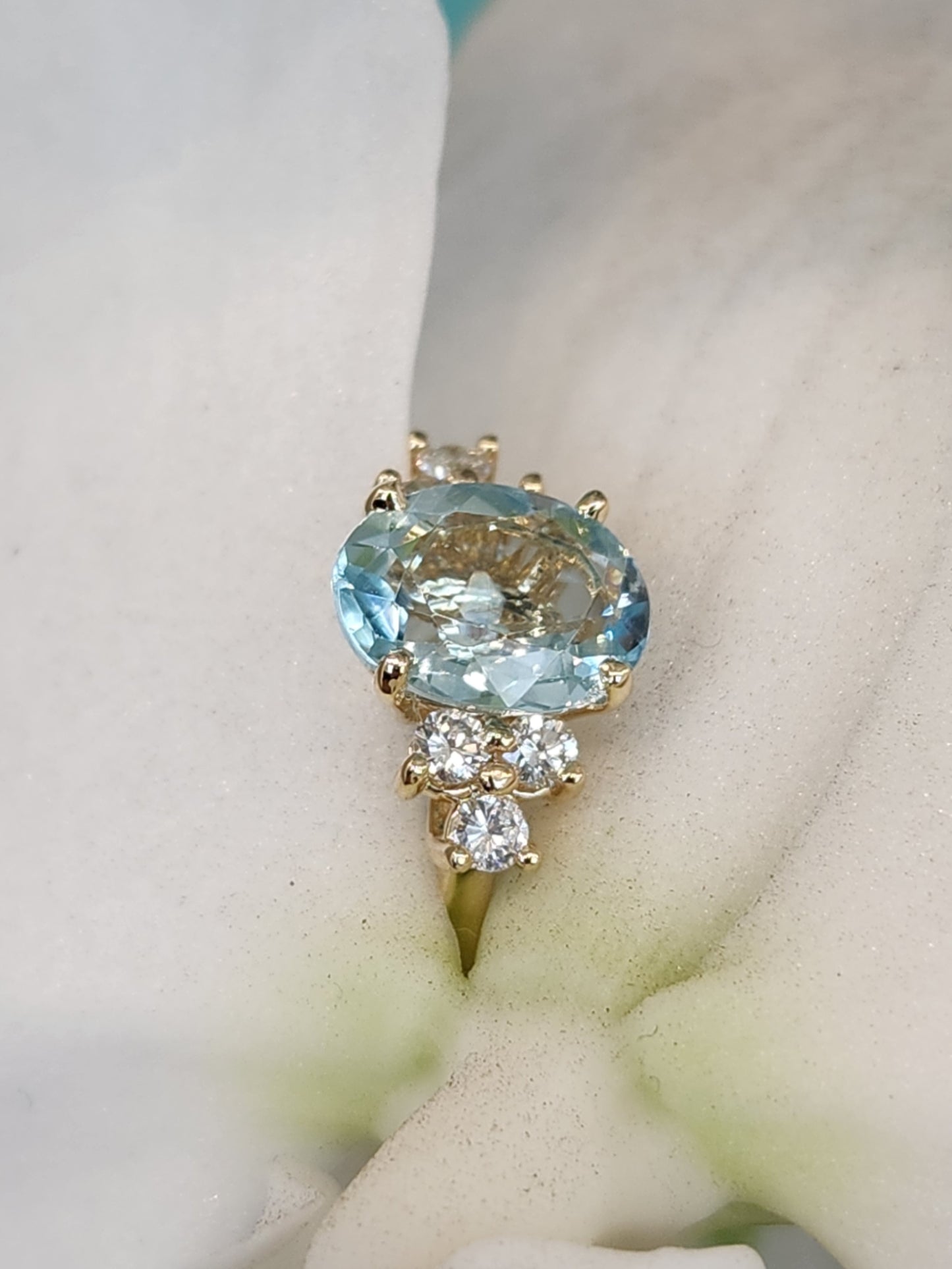 14 Karat Yellow Gold Aquamarine & Diamond Ring