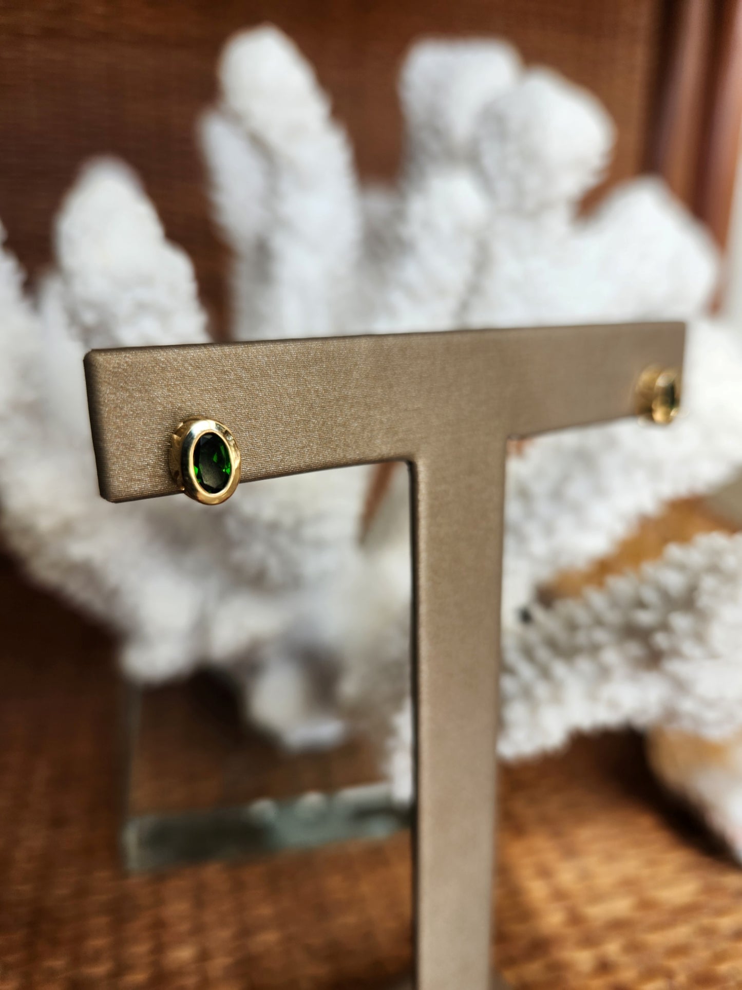 14 Karat Yellow Gold Oval Green Chrome Diopside Bezel Set Stud Earrings