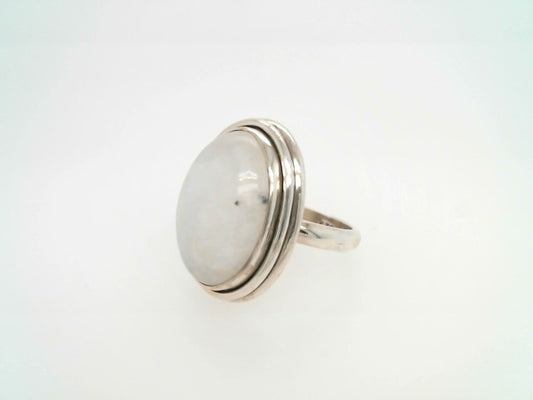 Vintage Sterling Silver Bezel Set Cabochon Moonstone Solitaire Ring