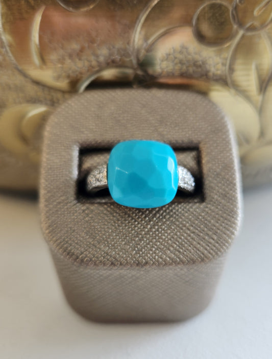 Vintage 18 Karat White Gold Faceted Turquoise & Diamond Ring