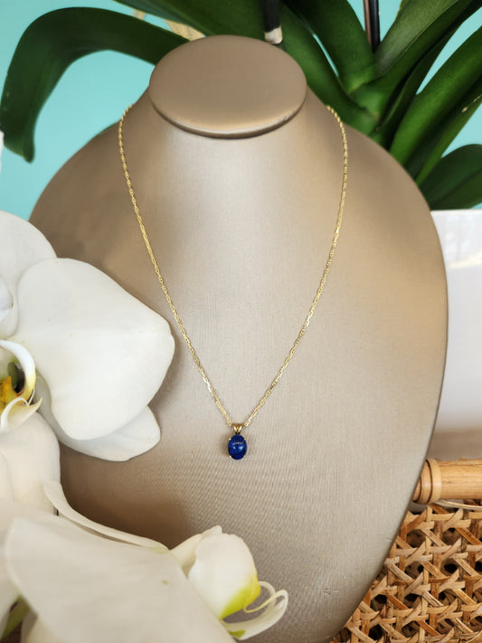 14 Karat Yellow Gold Oval Solitaire Lapis Pendant