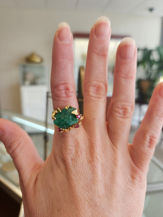 Vintage 14 Karat Yellow Gold Rough Lab Grown Emerald Ring With Ruby Accents, Floral Motif Mounting With Leaves & Branches