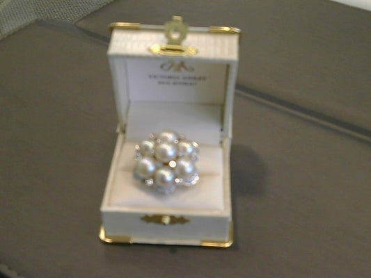 14K Y&W Gold Pearl And Diamond Ring.  4@9Mm 3@8Mm Pearls.  30 Diamonds