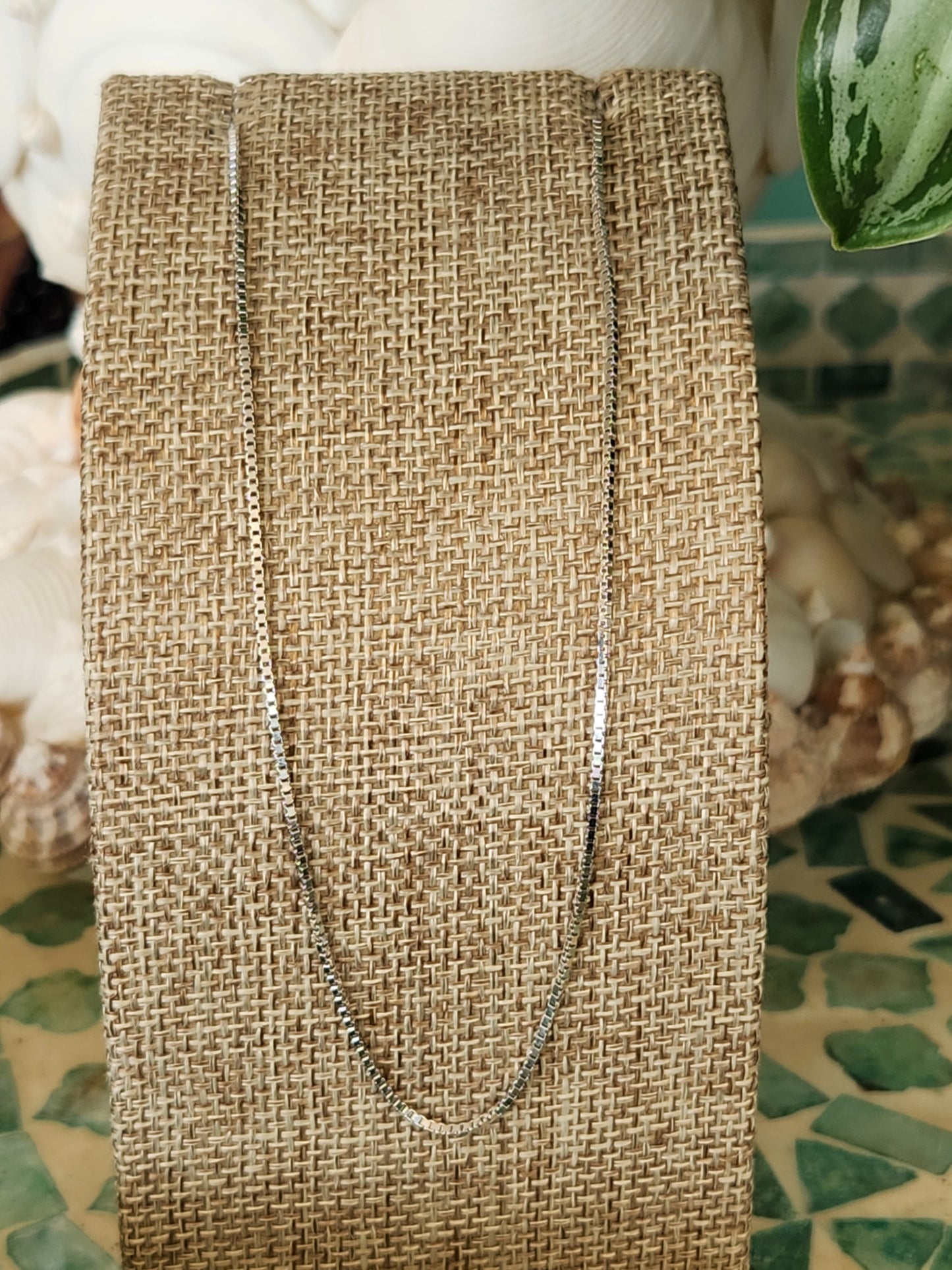 14 Karat White Gold 1.1 Mm Box Link Chain, 18"