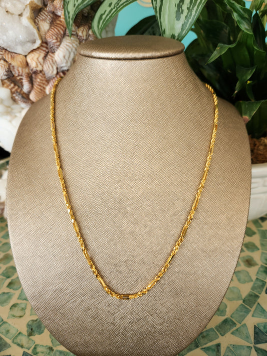 Vintage 22K Yellow 2.9mm  Fancy Rope Chain

 22 Inches with Lobster