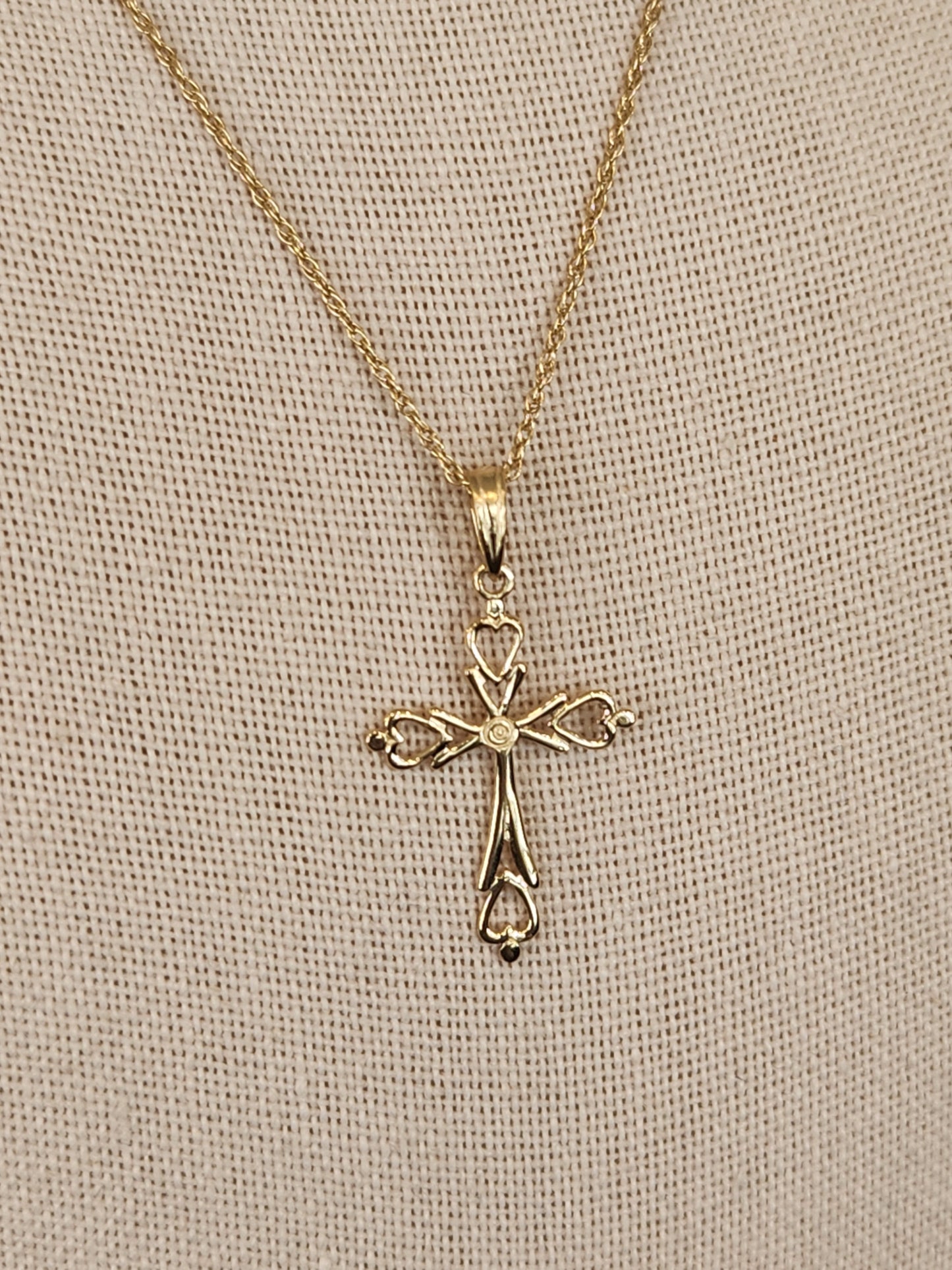 14 Karat Cross Cut-Out With Heart Ends Pendant/Charm