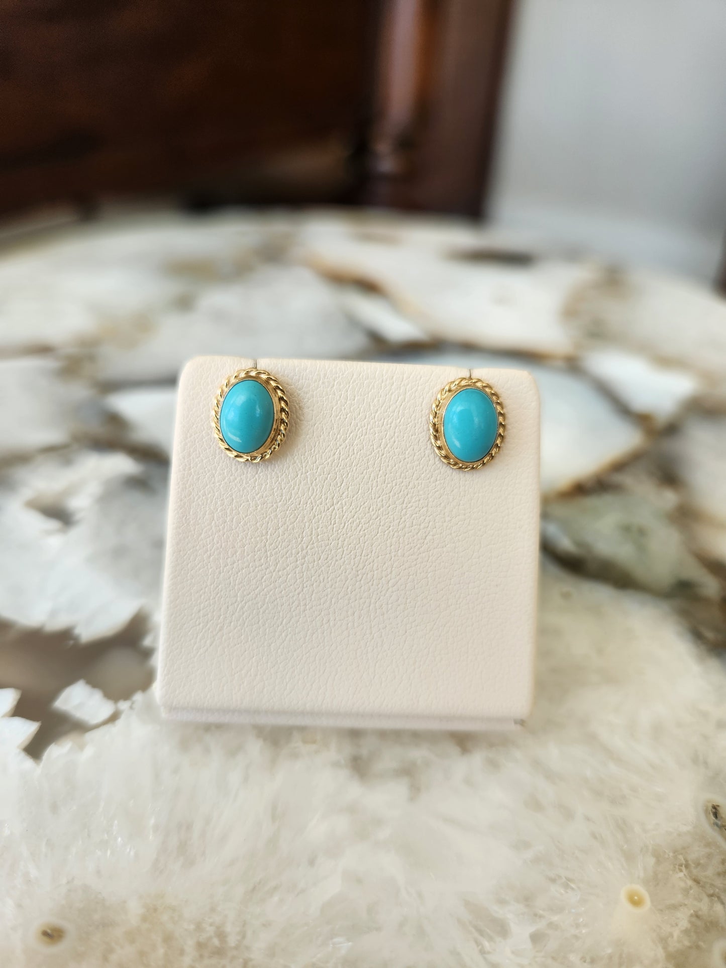 Vintage 14 Karat Yellow Gold Oval Turquoise Rope Edge Stud Earrings