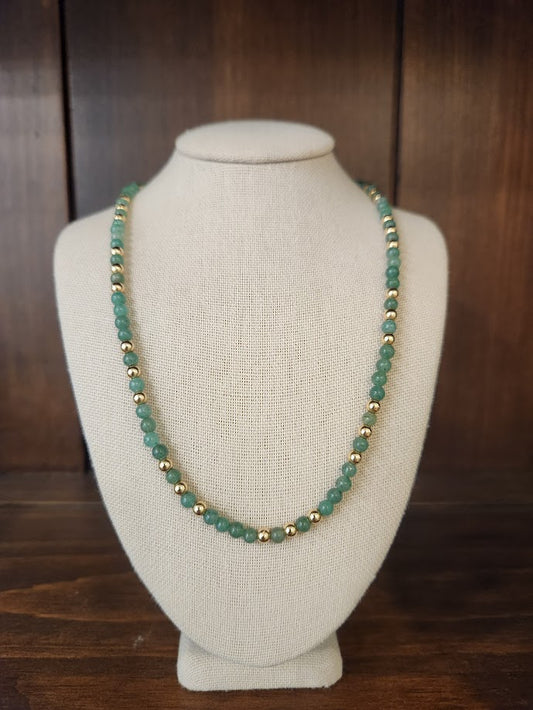 Vintage 14 Karat Yellow Gold 4 Mm Green Aventurine & Gold Bead Necklace 16"