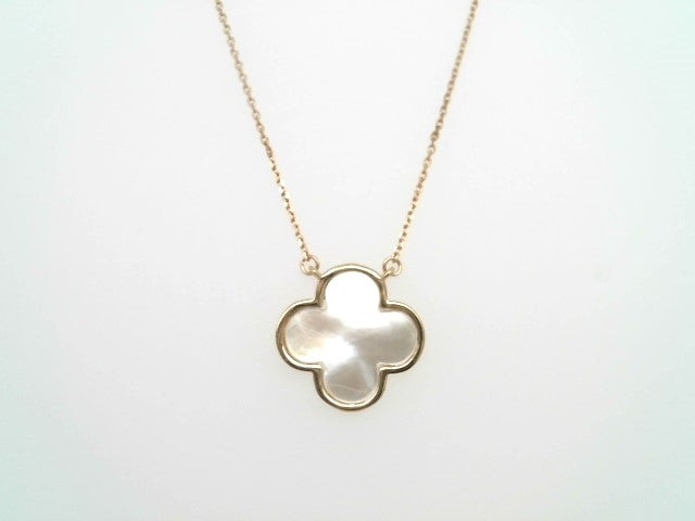 Vintage 14 Karat Yellow Gold Mother Of Pearl Quatrefoil/Clover Necklace, 18"