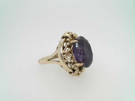 Vintage 14 Karat Yellow Gold Amethyst Ring With Gold Bead Details