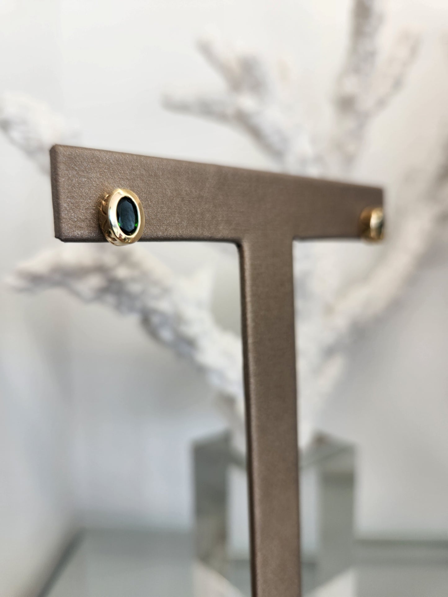 14 Karat Yellow Gold Oval Green Chrome Diopside Bezel Set Stud Earrings